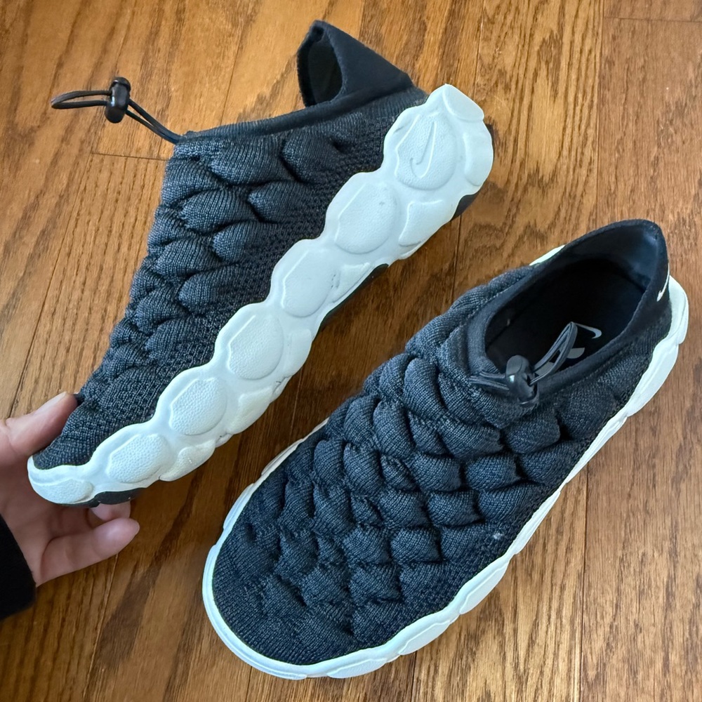 Nike slip-ons